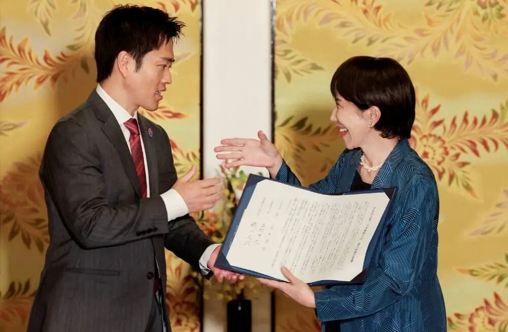 ◆10月20日,自民党与维新会举行党首会谈并签署协议文件,就联合执政达成一致。