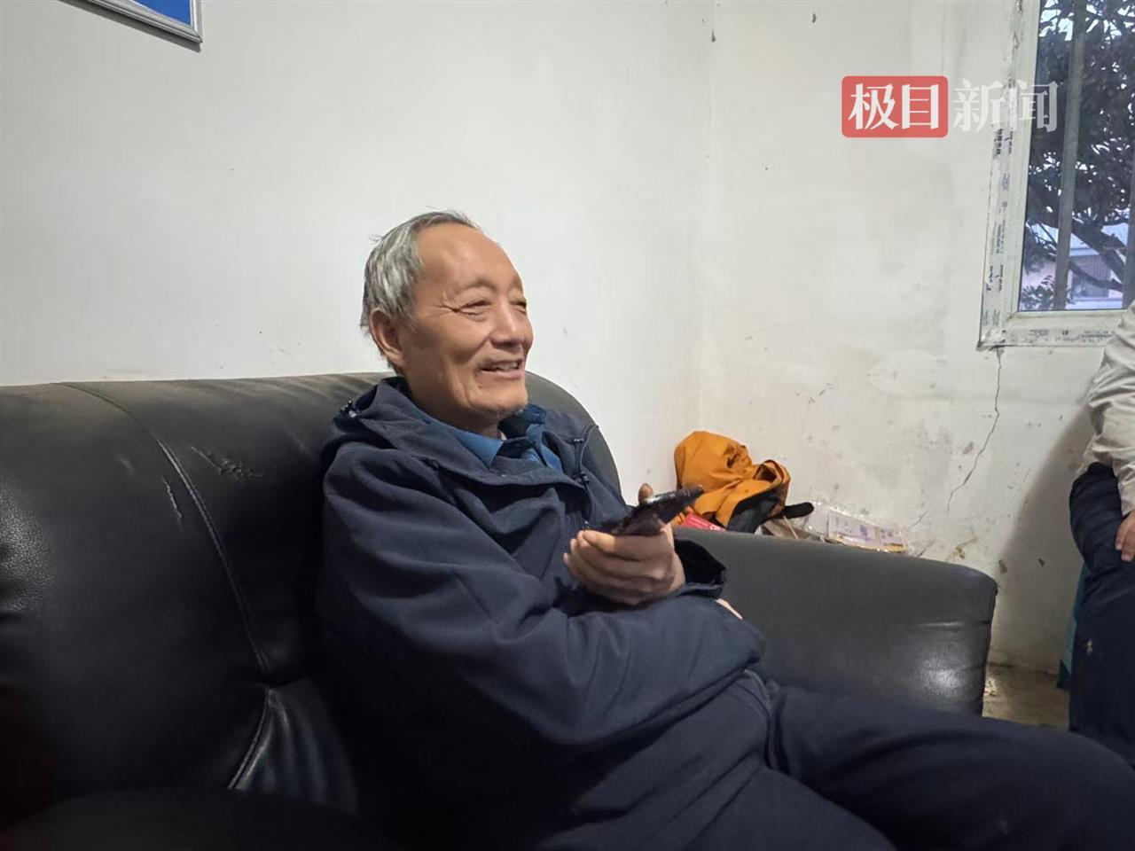 园长冯元勇接受极目新闻采访