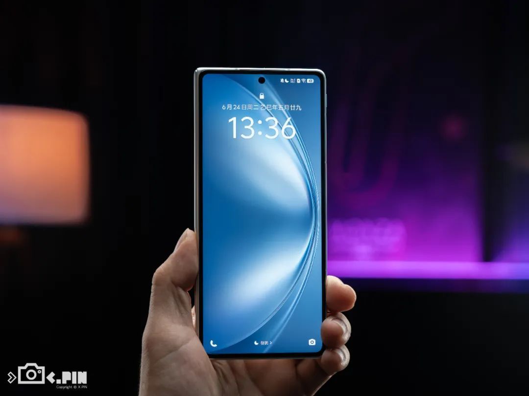 vivo刚出的这台折叠屏,我愿称它为“苹果最佳搭子”