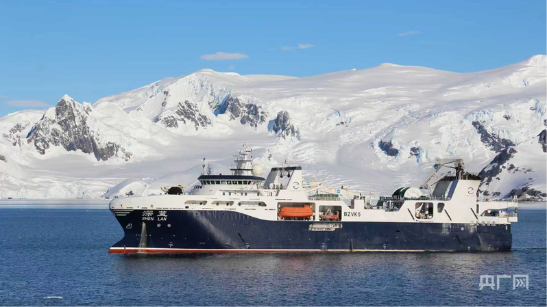 “深蓝”号在南极作业（央广网发 受访者供图）