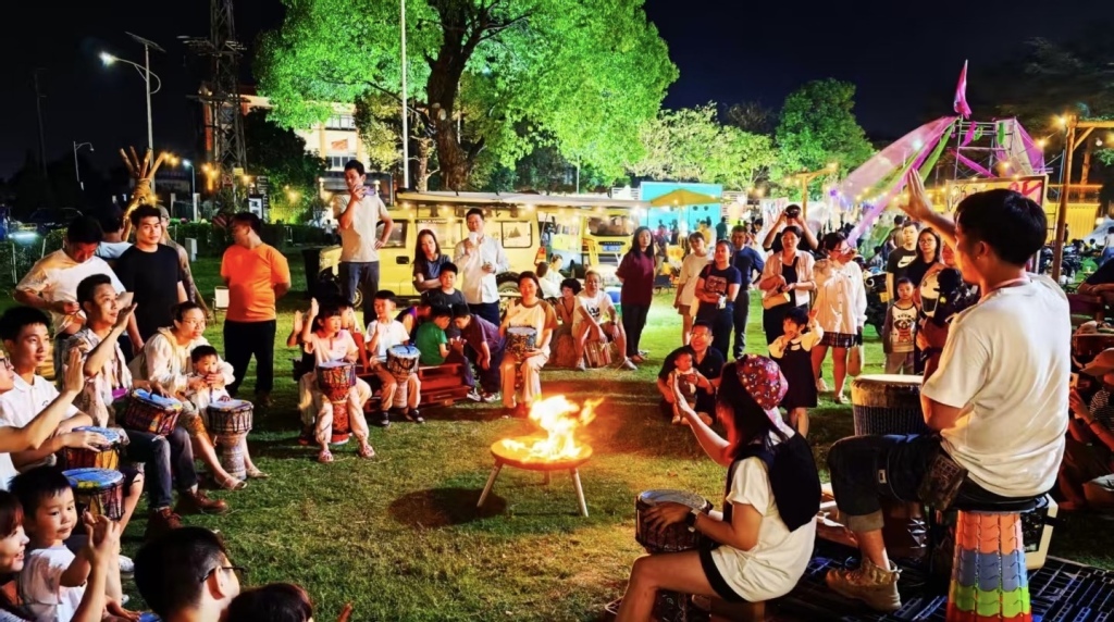 毛小娟在顺德参加的休闲活动。