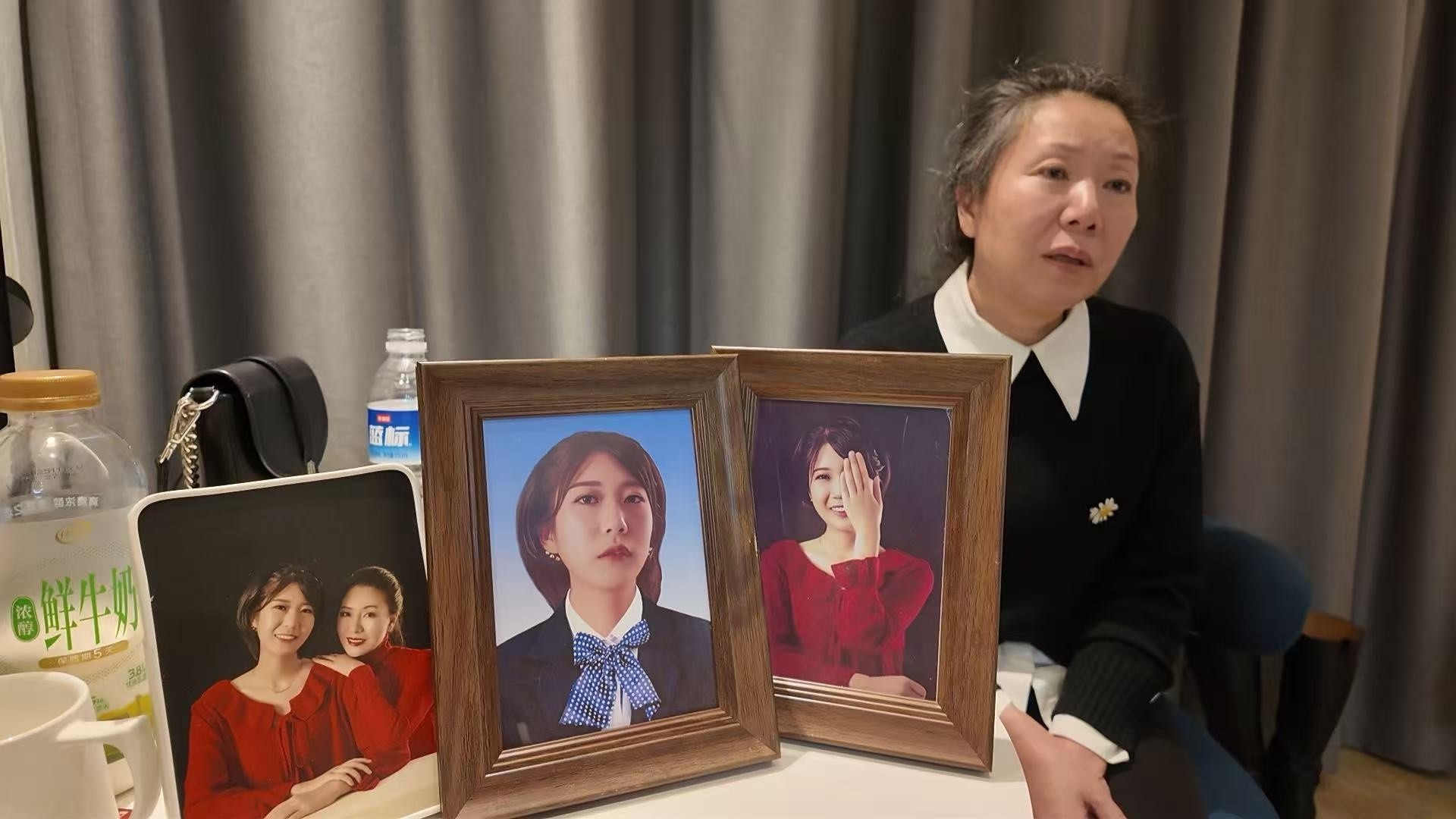 庭审前夕王女士接受九派新闻专访。图/九派新闻 代梦颖