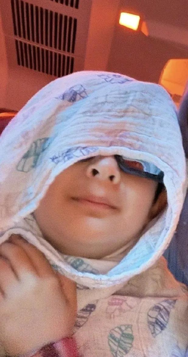 baby杨颖五一晒娃,小海绵露半张脸超像黄晓明,Baby造型美绝了