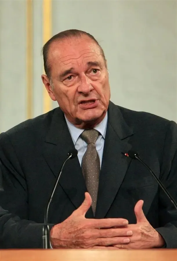 ·2006年6月9日,时任法国总统希拉克在巴黎举行新闻发布会。 (新华社记者 宋立东/摄)