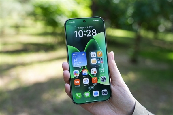 小米17 Pro上手：工业设计颠覆 全面超越iPhone