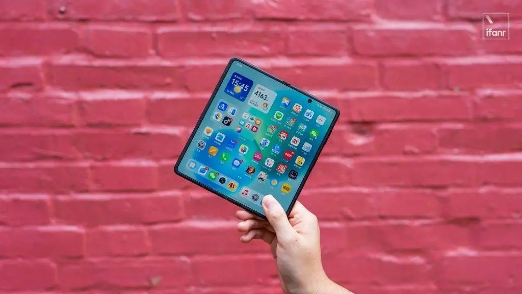 荣耀 Magic V5 评测:堆料能解决问题,但堆料解决不了所有问题