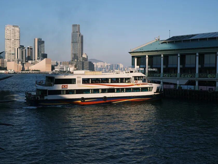 中画幅的街头革命:富士GFX100RF香港漫游