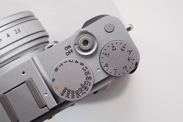 性能、质感全面升级 富士X-E5上手体验