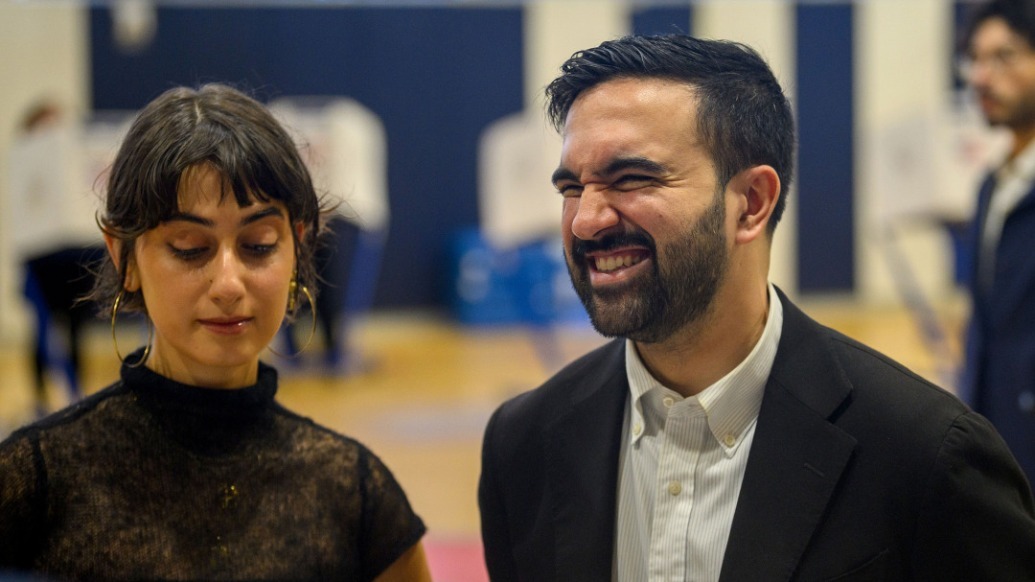 祖赫兰·马姆达尼(右)和妻子拉玛·杜瓦吉。视觉中国 图