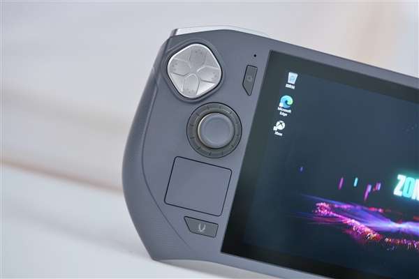 畅玩3A游戏大作,索泰ZONE游戏掌机图赏