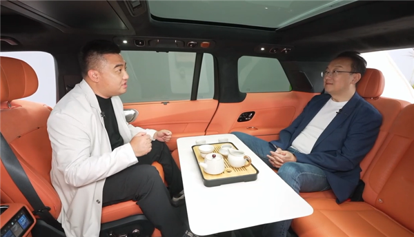 国内唯一天地尾门+旋转座椅SUV 领克900上市:限时28.99万起