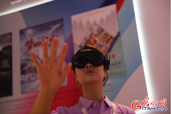 指尖触千年 数字焕新生——2025年世界互联网大会文化遗产数字化精品展掠影