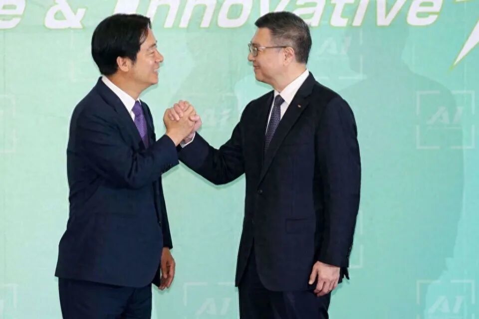 ▲赖清德和卓荣泰