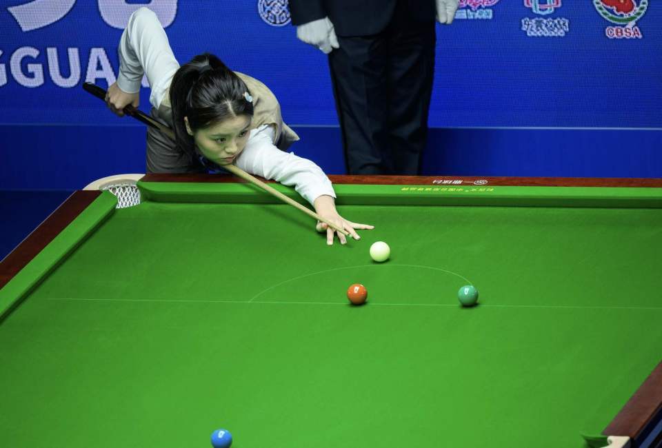 中国斯诺克历史性突破!赵心童之后,21岁姑娘白雨露又世锦赛卫冕