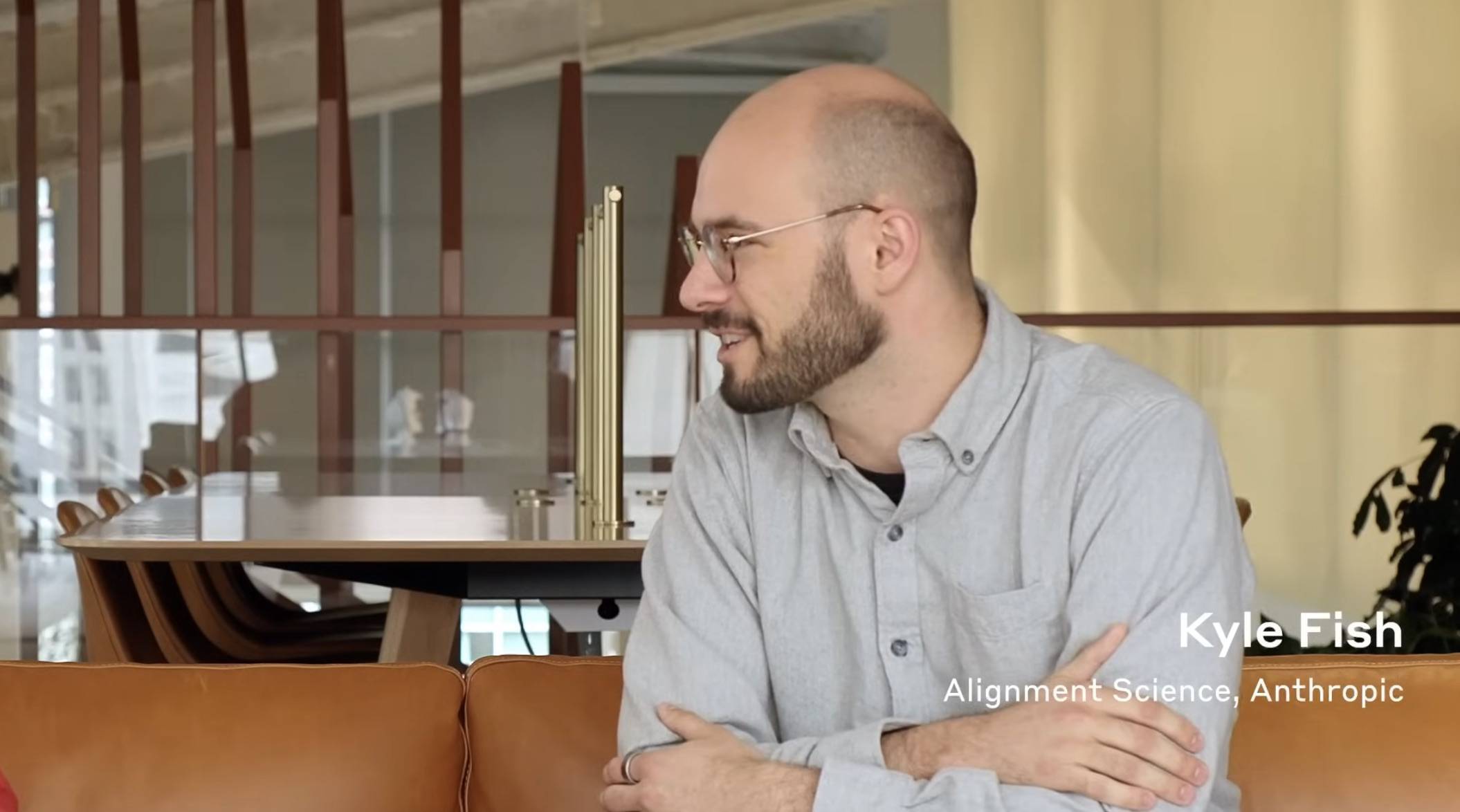 早报|华为 Q1 中国智能手机市场份额第一/贾跃亭:将用股权收益还债/QQ 支持微信小程序