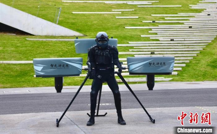 华为 Q1 中国智能手机市场份额第一/贾跃亭:将用股权收益还债/QQ 支持微信小程序