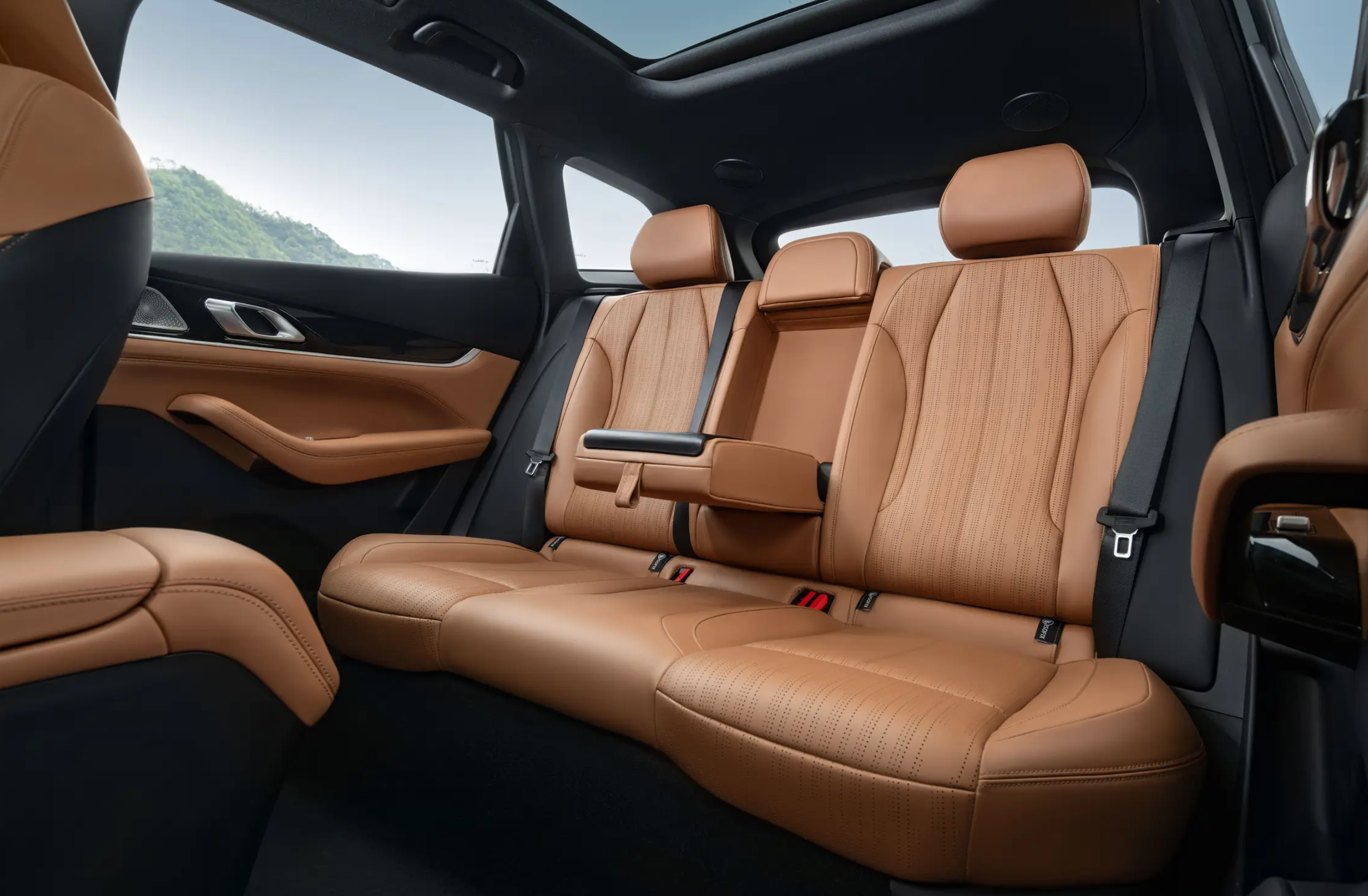 卷王吉利再发力,新博越 L 售价下探至 9.29 万元