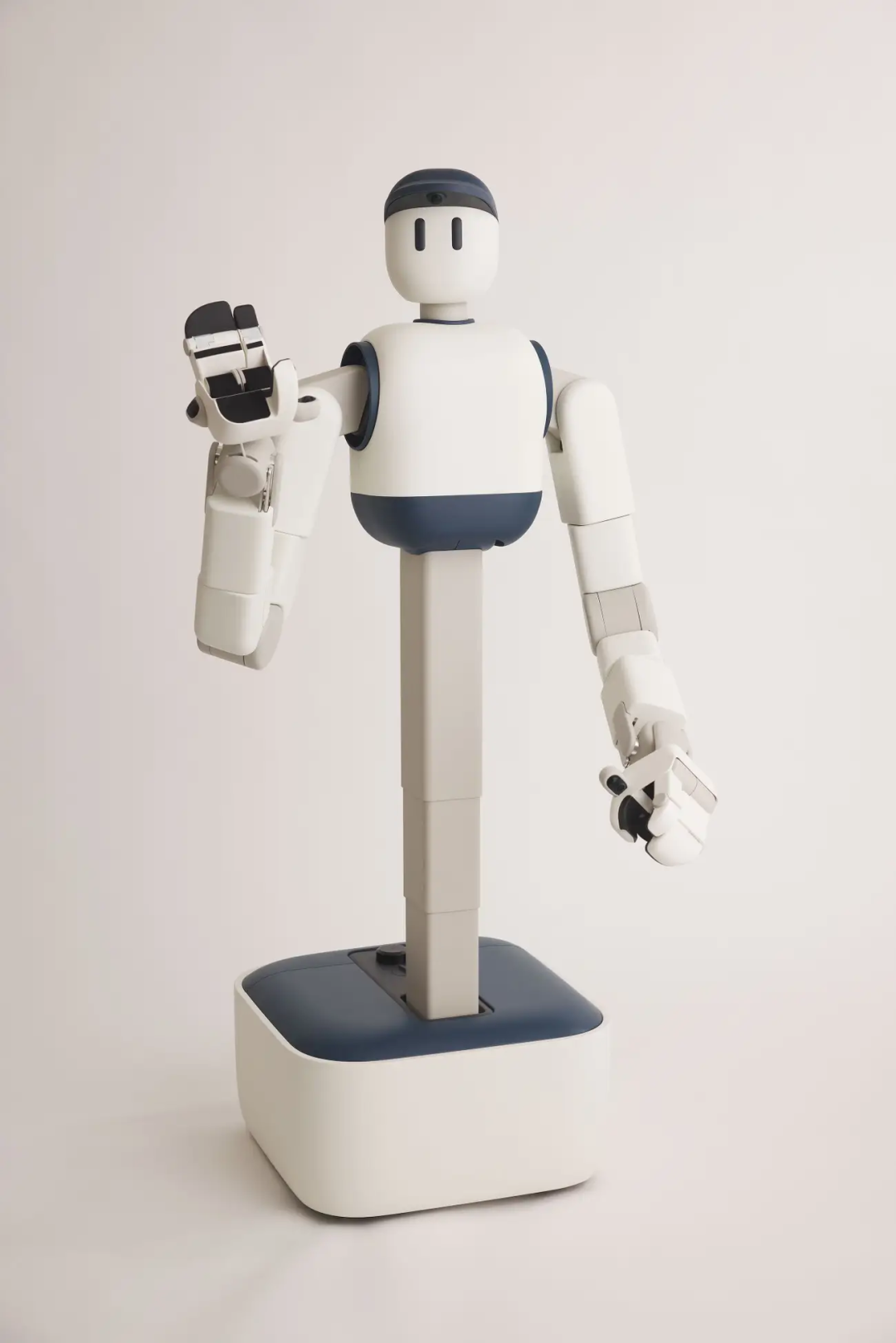 iOS 27更新方向曝光:继续修修补补/广州首场AI嘉年华AIDONE收官/俞敏洪再发致歉信:员工与管理层应互相成就