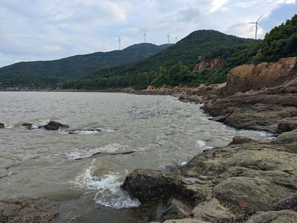 2025年9月22日,广东珠海,“桦加沙”来临前的海岸线。视觉中国 图