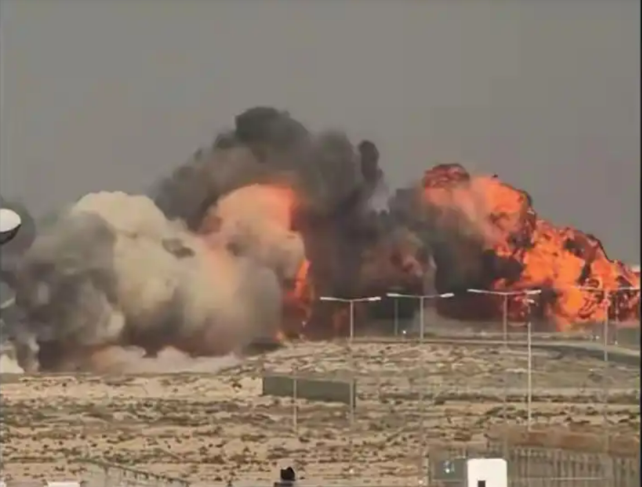 印度“光辉”战机坠毁后,巴基斯坦防长转发相关帖文表示哀悼。