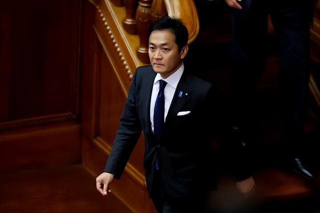 玉木雄一郎,就是去年那位因出轨丑闻上热搜的日本政客