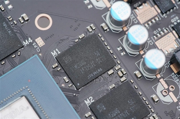 七彩虹iGame RTX 5060 Ti Ultra W DUO 16GB OC显卡图赏