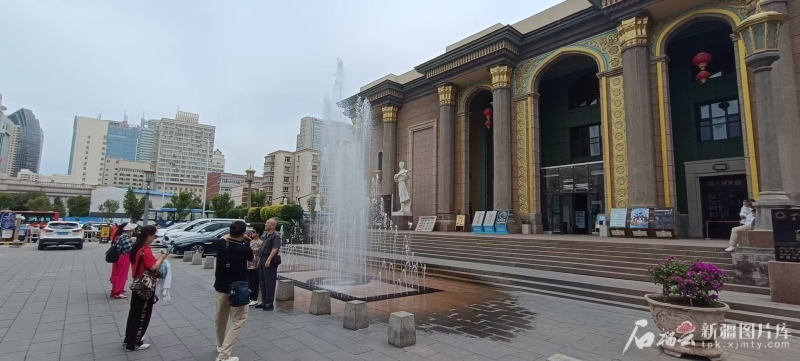 现在的新疆人民剧场。石榴云/新疆日报记者 任江摄