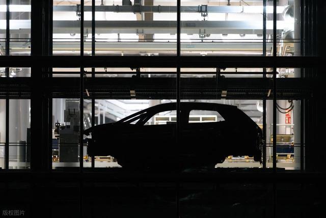 撑不住了!欧洲最大车企,本土工厂关闭,前所未有!