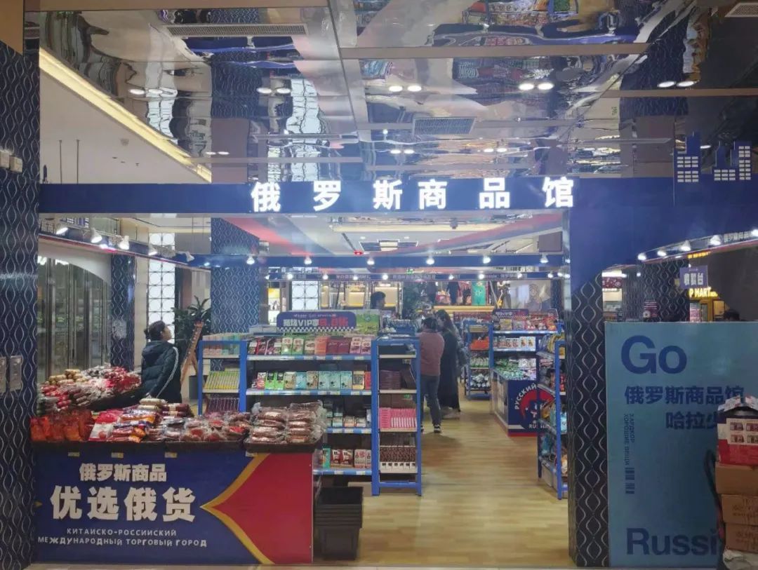 屈博洋摄
