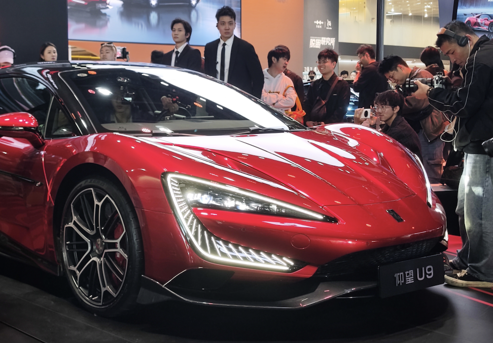 埃安首款增程车限时10.48万起售!综合续航1240公里,上车广汽自研辅助驾驶系统