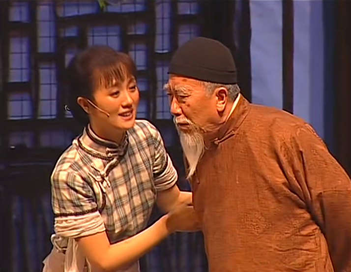 朱媛媛在话剧《四世同堂》中饰演大嫂韵梅。(图/《四世同堂》)