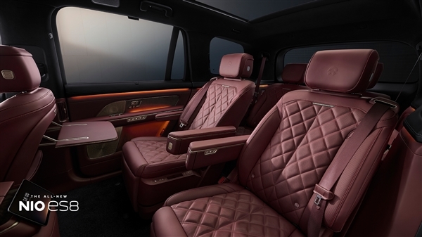 百万级豪车气场!全新蔚来ES8内饰官图公布:吸顶屏、大冰箱、零重力座椅全上车