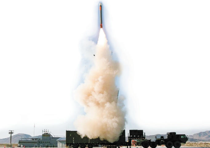 “堤丰”导弹系统发射的资料画面 美国陆军