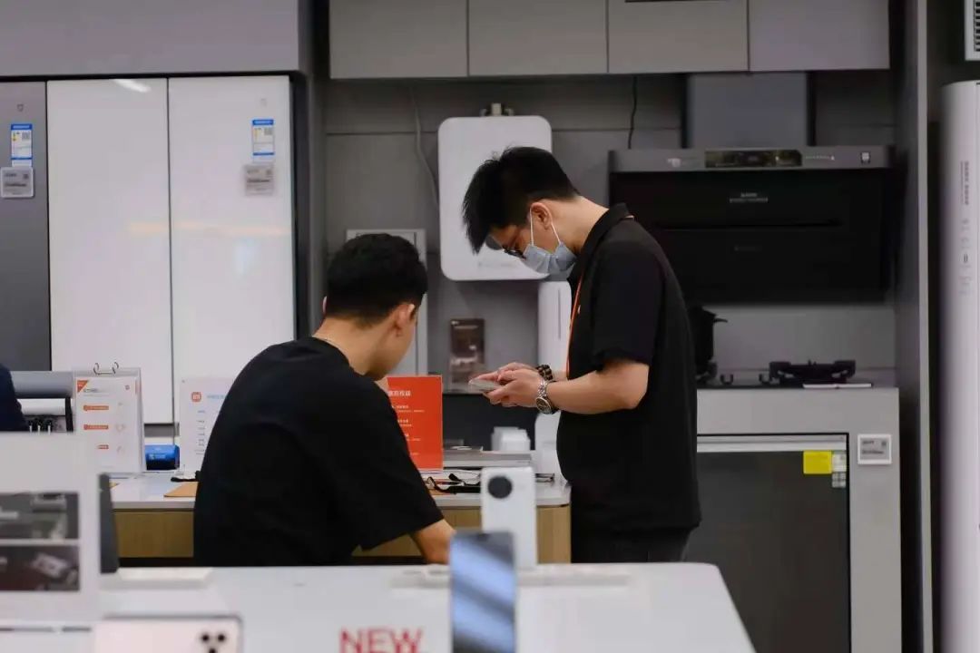 我去配了一副 AI 眼镜,发现近视不配用 AI 眼镜?|附配镜指南