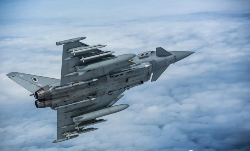 “台风”战斗机空优挂载方案,携带了8枚空空导弹。