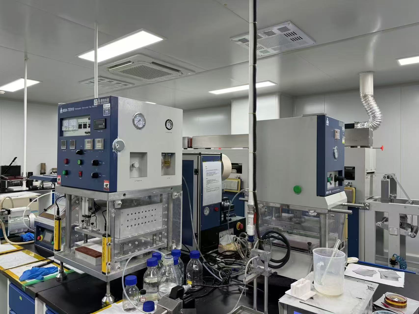 华神涂布车间（央广网发 企业供图）