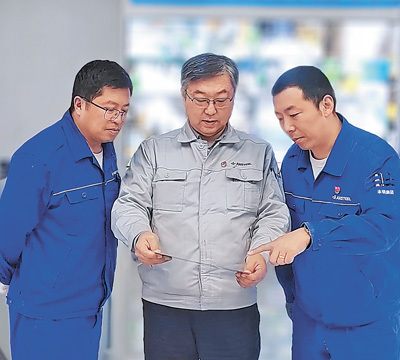 只要奋力奔跑 就能闪闪发光（光荣属于劳动者）