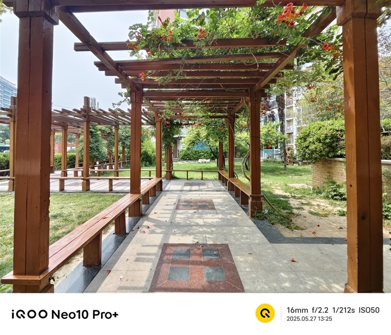 同档唯一骁龙8至尊版双芯!iQOO Neo10 Pro+评测:2K/144FPS爽玩吃鸡