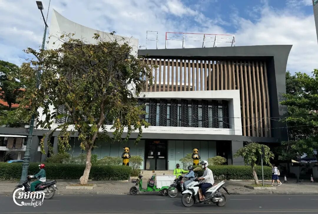 12月3日，汇旺总部楼顶的商标牌已被撤下。