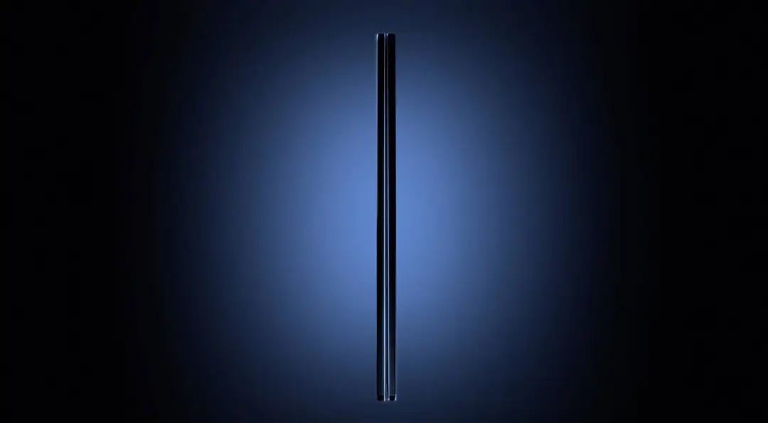 独家|苹果副总裁谈新系统设计/雷军回应驾驶培训班事故/全球唯一LABUBU拍出百万天价