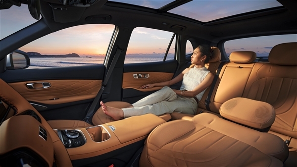 纯电续航翻倍 入门就有130km！2026款银河星舰7 EM-i上市：9.58万起