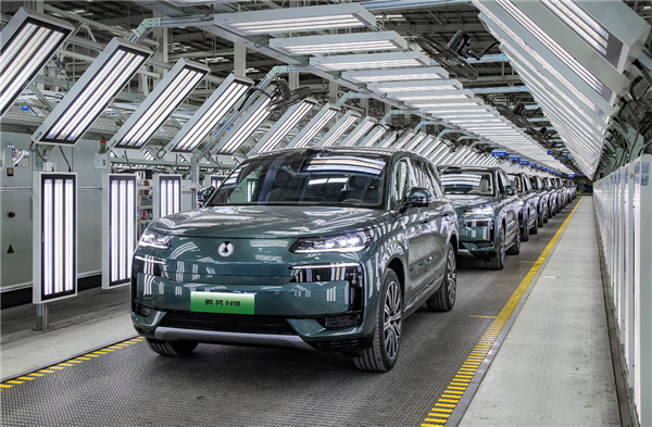 比亚迪刺向理想、华为最强的剑：腾势旗舰SUV N9正式下线