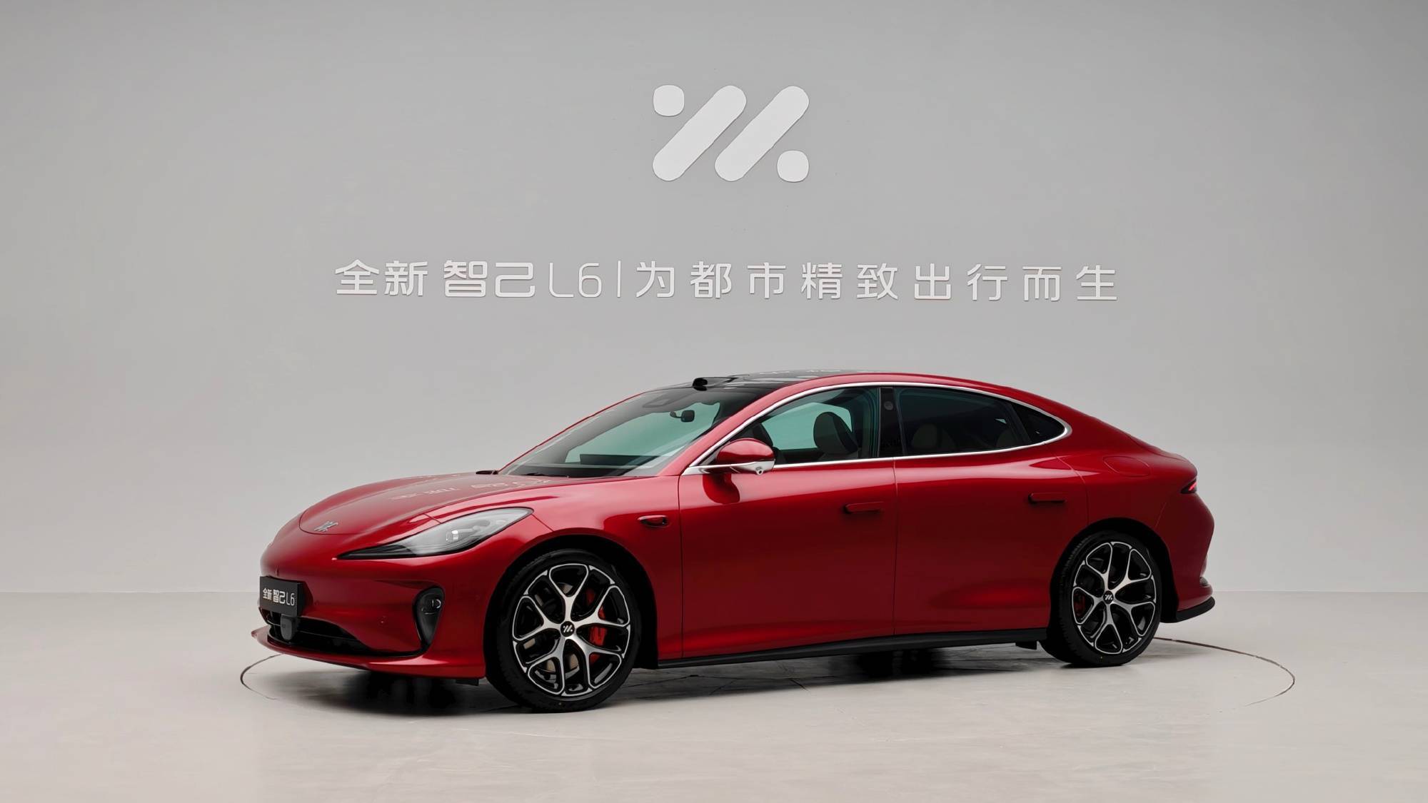 智己 L6 开启预售,21.99 万元起就有 AI Agent 和四轮转向