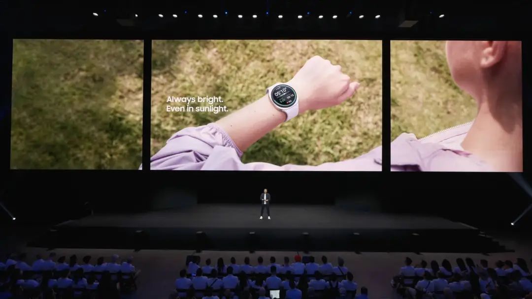 三星发布 Galaxy Z Fold7:国产折叠屏终于棋逢敌手