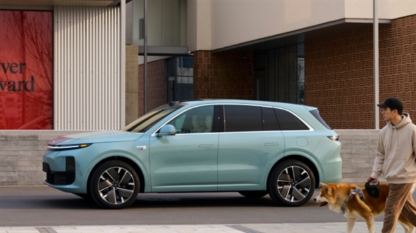 理想L6智驾焕新版推新配色!李想本人在线征名:你认为叫什么好