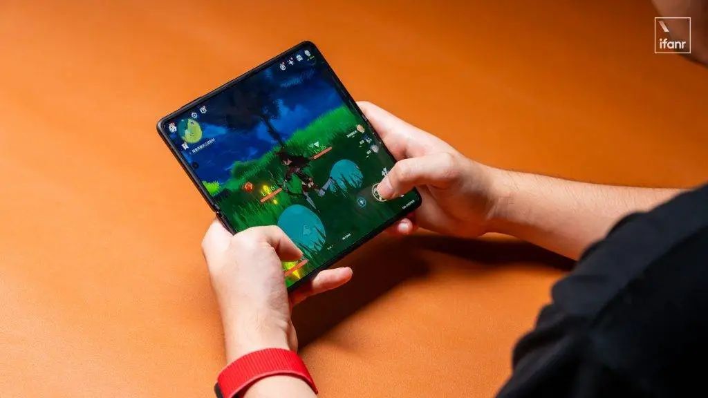 荣耀 Magic V5 评测:堆料能解决问题,但堆料解决不了所有问题