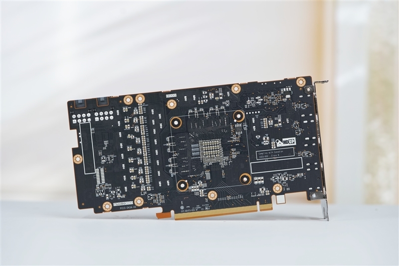 性能、价格全方位碾压RTX 4060!AMD RX 7650 GRE首发评测