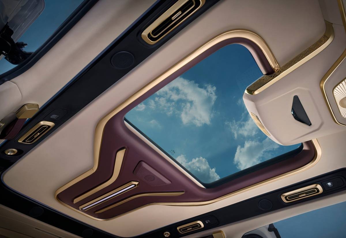 70.99万元,岚图发布了旗下最贵的车型:岚图梦想家山河