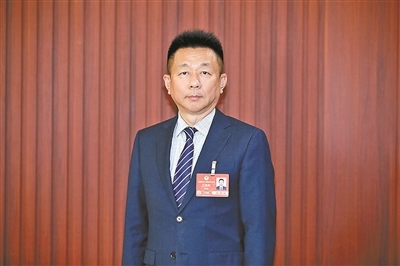 江浩然
