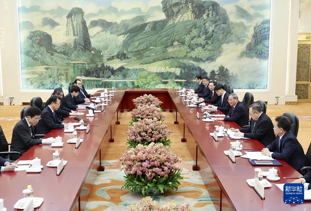 ◆2025年1月15日,国务院总理李强会见由自民党干事长森山裕、公明党干事长西田实仁率领的日本代表团。